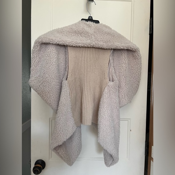 Furry Vest - Picture 4 of 4